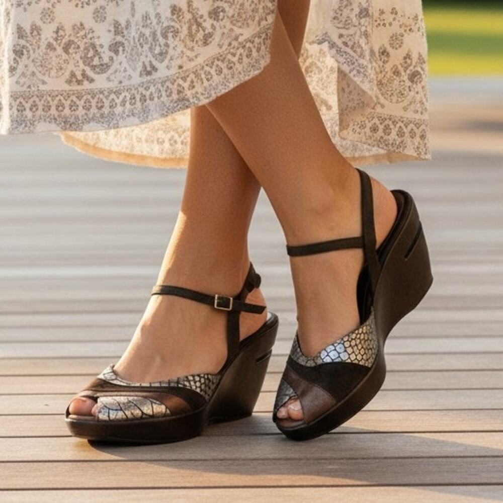 Cole Haan Women’s Size 9 NikeAir Crocodile Platform Wedge Ankle Strap Sandals